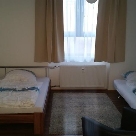 Ferienwohnung Fiwa Fewo-1 Und Fewo-2 Pirmasens Habitación foto